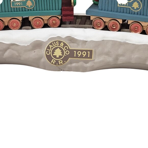 Hallmark Claus & Co RR Railroad Trestle Display Stand 4 Train Cars 1991 - Picture 11 of 12